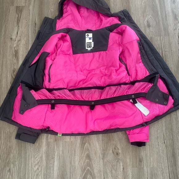 Roxy ski/snowboard jacket - Picture 2 of 11